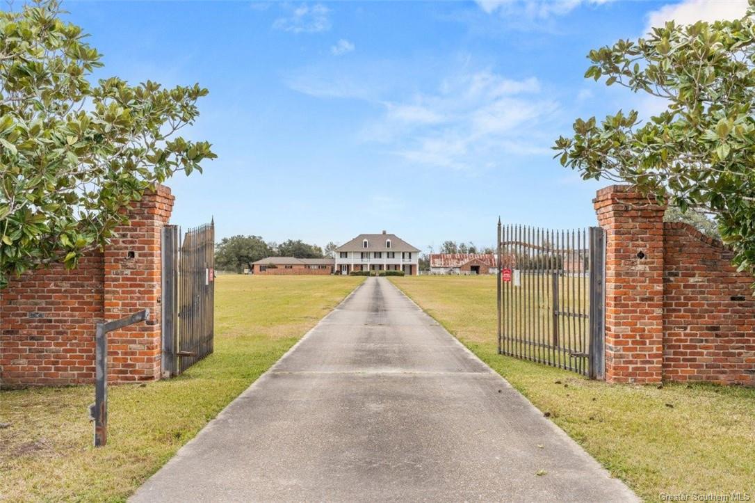 8424 Frontage Road Iowa, LA 70647 - Photo 3 of 65