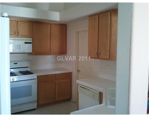 15 Rising Sun Court Henderson, NV 89074 - Photo 3 of 10 Kitchen.