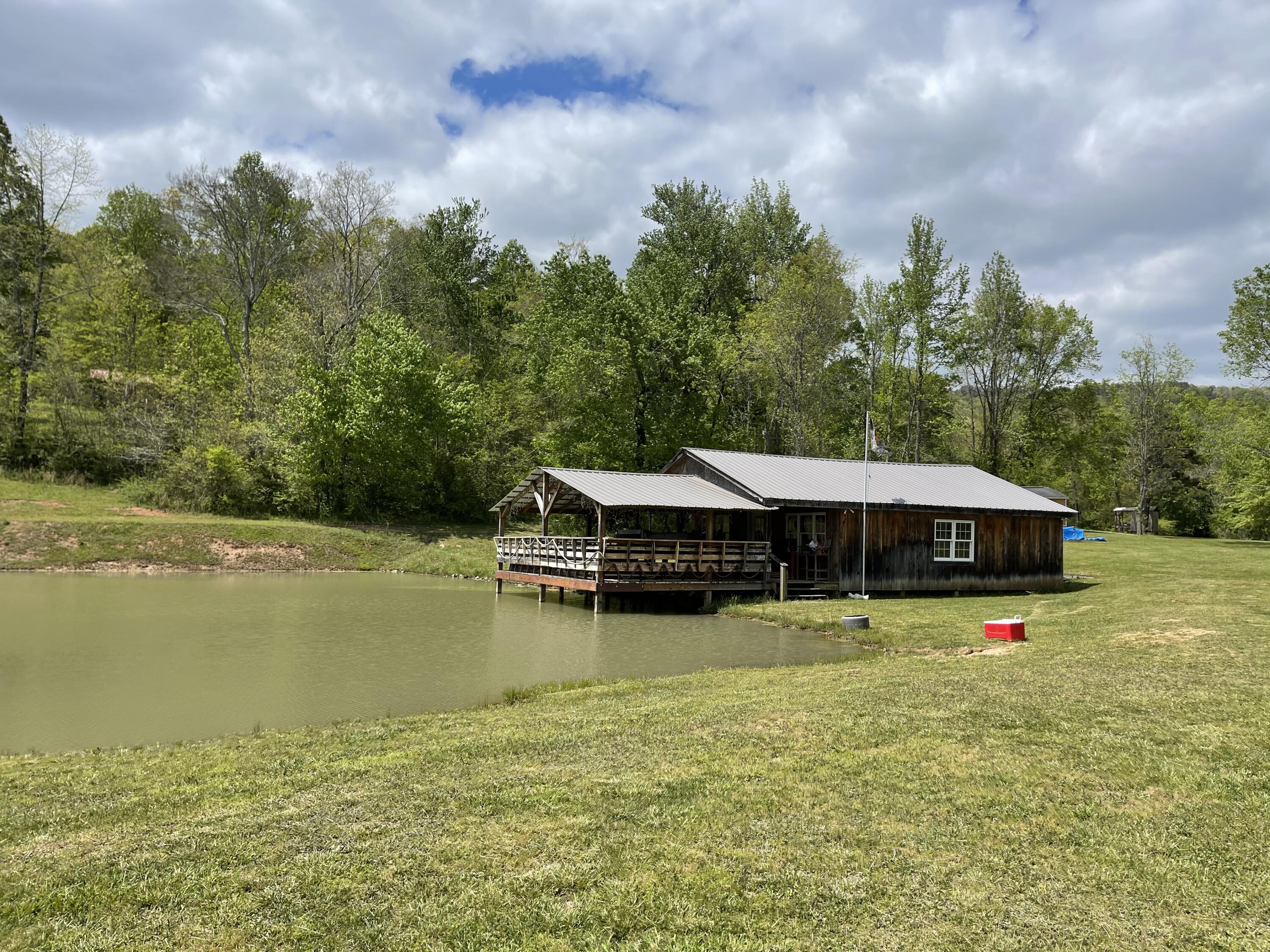 181 Foothills Road Pikeville, TN 37367 - Photo 4 of 13 CE94EDCC-969B-42F8-9692-01D5E3413D27