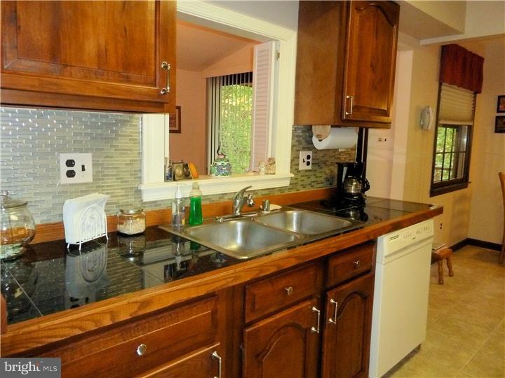 112 Christopher Mill Road Medford, NJ 08055 - Photo 5 of 24 Kitchen