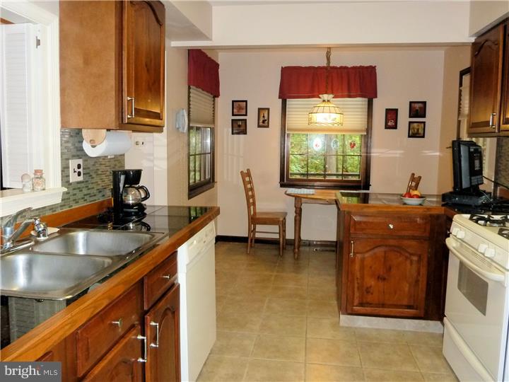 112 Christopher Mill Road Medford, NJ 08055 - Photo 6 of 24 Kitchen