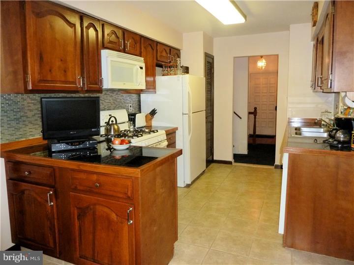 112 Christopher Mill Road Medford, NJ 08055 - Photo 7 of 24 Kitchen
