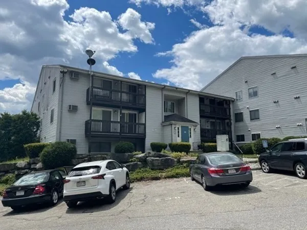 $2,100 | 11 Gibbs Street, Unit 93, Worcester, MA 01607