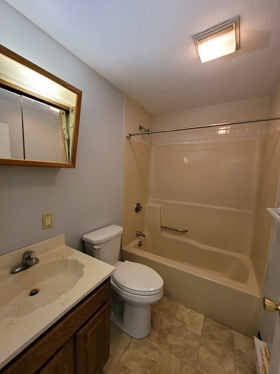 11 Gibbs Street, Unit 93 Worcester, MA 01607 - Photo 6 of 8