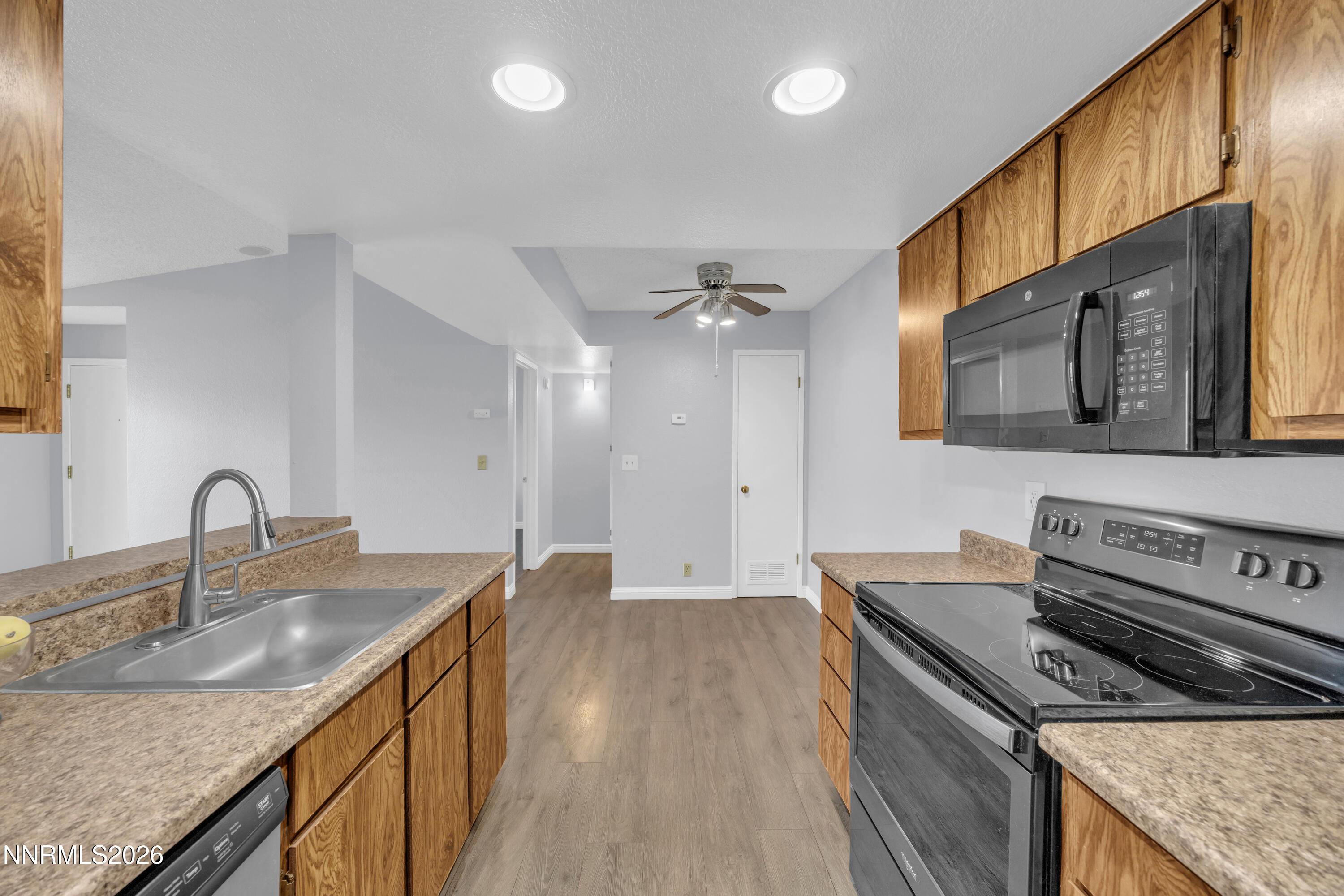 7680 Bluestone Drive, Unit T 366 Reno, NV 89511 - Photo 9 of 27 13_img_6453