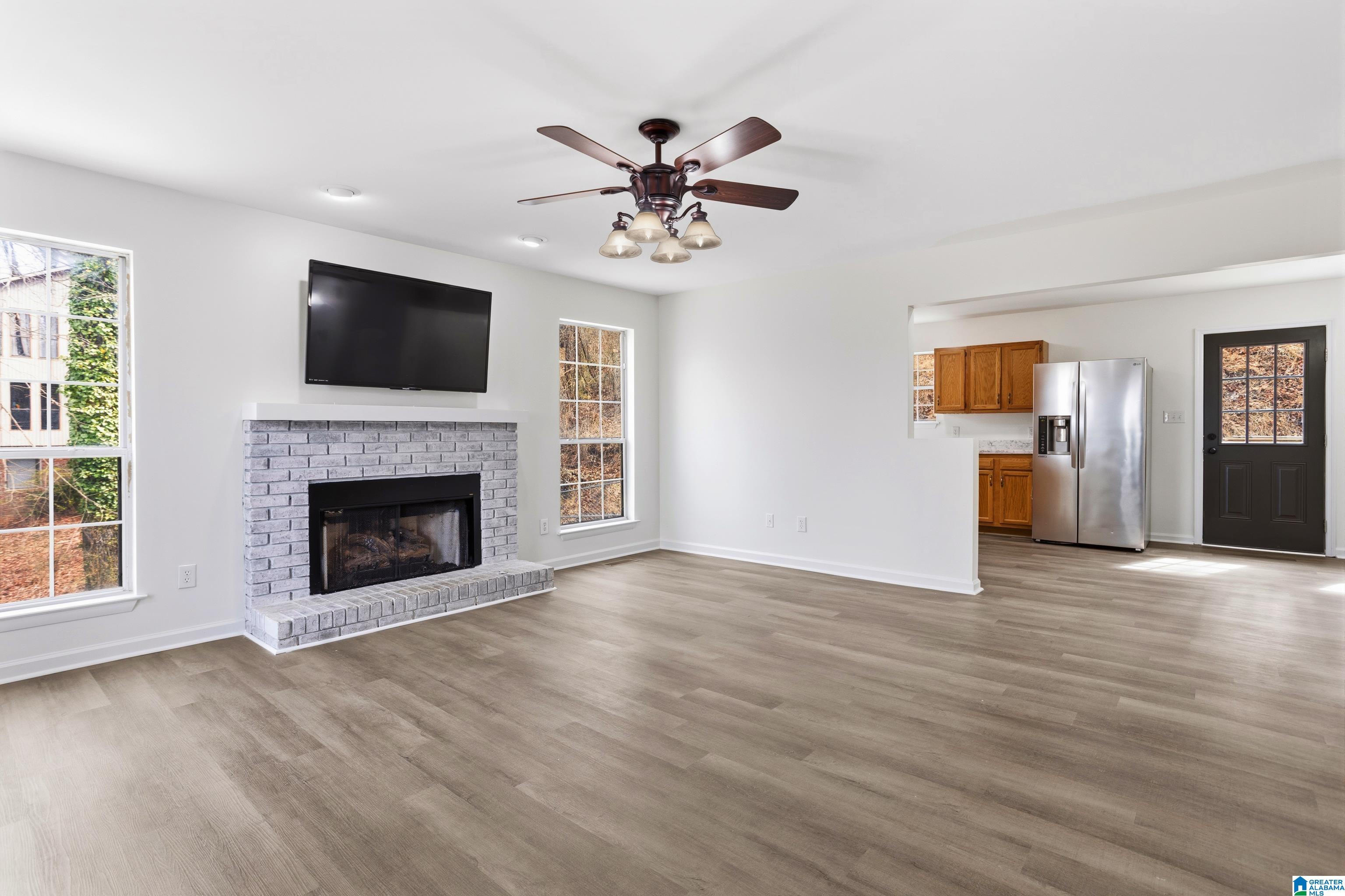 1651 Thornhill Road Leeds, AL 35094 - Photo 4 of 36