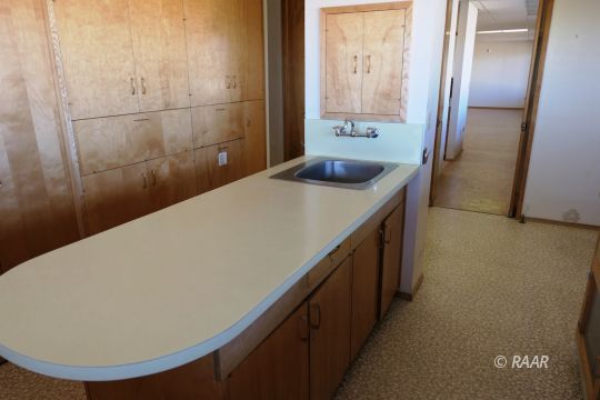 237 North Alford Street Ridgecrest, CA 93555 - Photo 22 of 35 a bathroom with a sink and a mirror