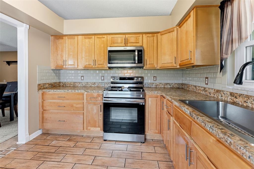 1210 Windhorst Ridge Drive Brandon, FL 33510 - Photo 8 of 36