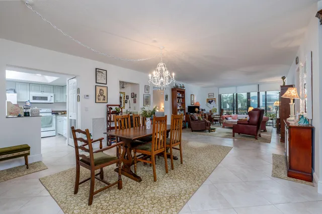 a view of a livingroom and dining room
