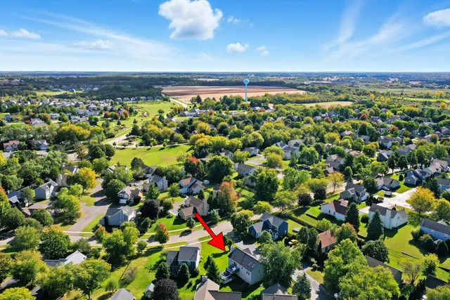 $317,500 | 2019 Aspen Drive, Woodstock, IL 60098