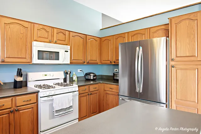 $317,500 | 2019 Aspen Drive, Woodstock, IL 60098