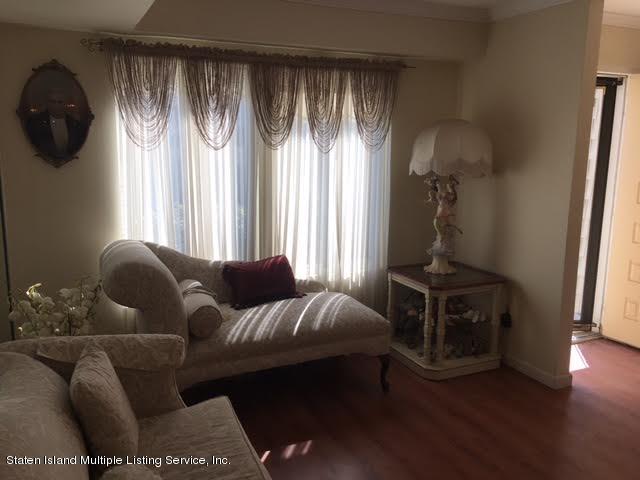 281 Signs Road, Unit D Staten Island, NY 10314 - Photo 5 of 41 signs liv 3