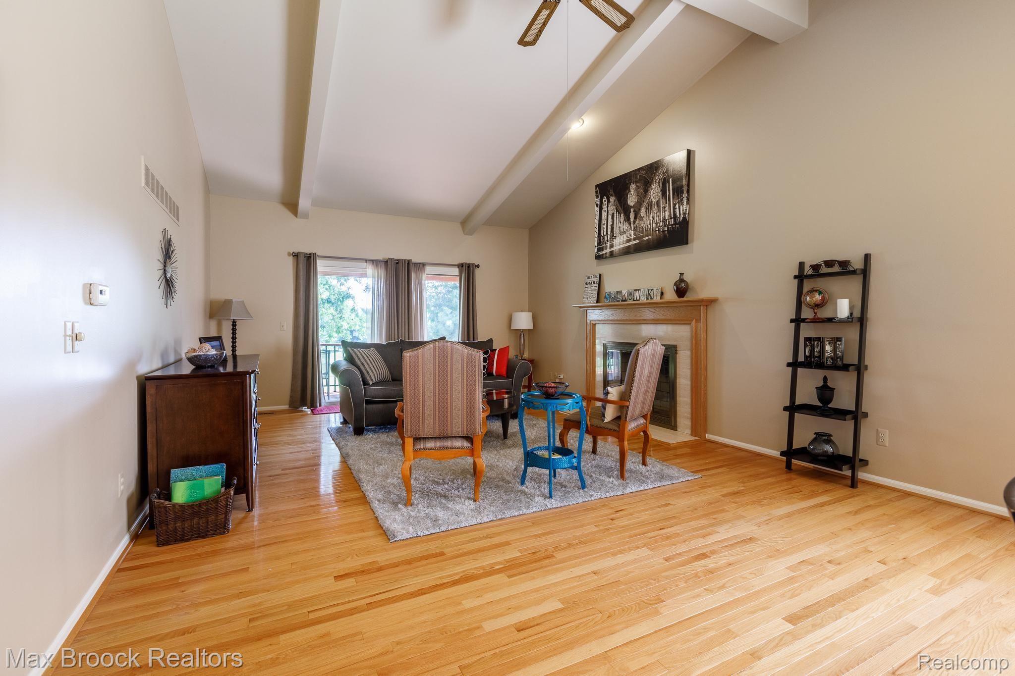 856 GreenView Court Rochester, MI 48307 - Photo 10 of 35 856 Green View Ct-11.jpg