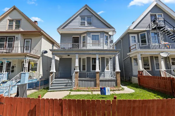 $220,000 | 1822 West Rogers Street, Milwaukee, WI 53204