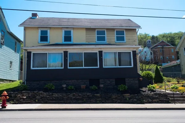 $89,900 | 160 North Water Street, West Newton, PA 15089