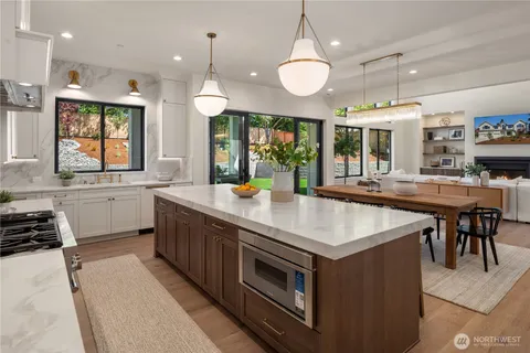 $4,399,995 | 4024 85th Avenue Southeast, Mercer Island, WA 98040