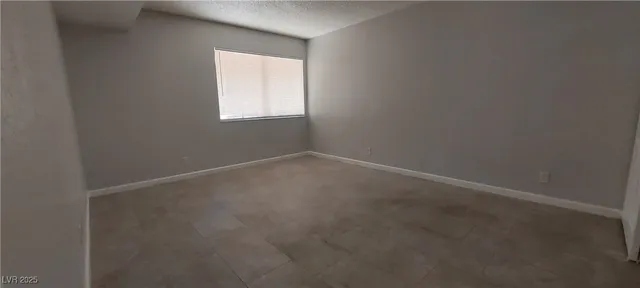 $950 | 1420 East Vegas Valley Drive, Unit 23, Las Vegas, NV 89169