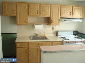 436 Littlecroft Road Upper Darby, PA 19082 - Photo 5 of 11 Kitchen
