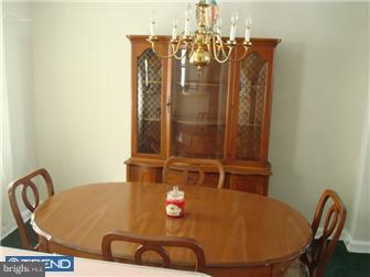 436 Littlecroft Road Upper Darby, PA 19082 - Photo 6 of 11
