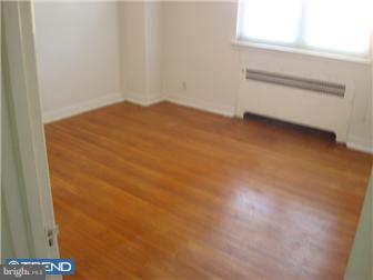 436 Littlecroft Road Upper Darby, PA 19082 - Photo 9 of 11 Bedroom - Main