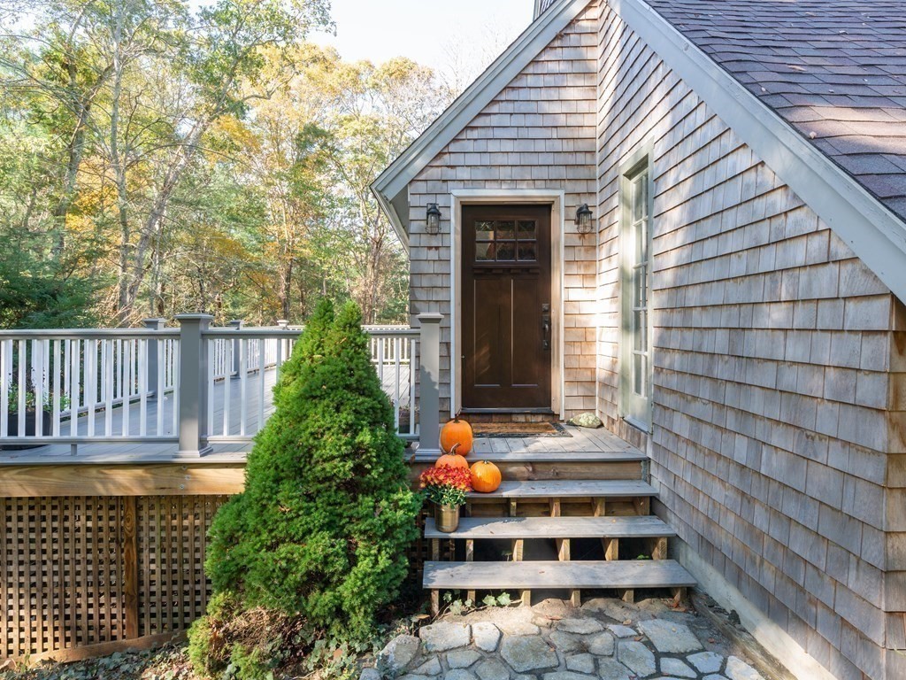 40 Shawme Road Sandwich, MA 02563 - Photo 4 of 39 Gallery Image 4