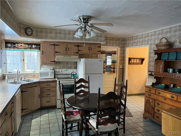 $1,800 | 2709 King Road, Paris, NY 13456