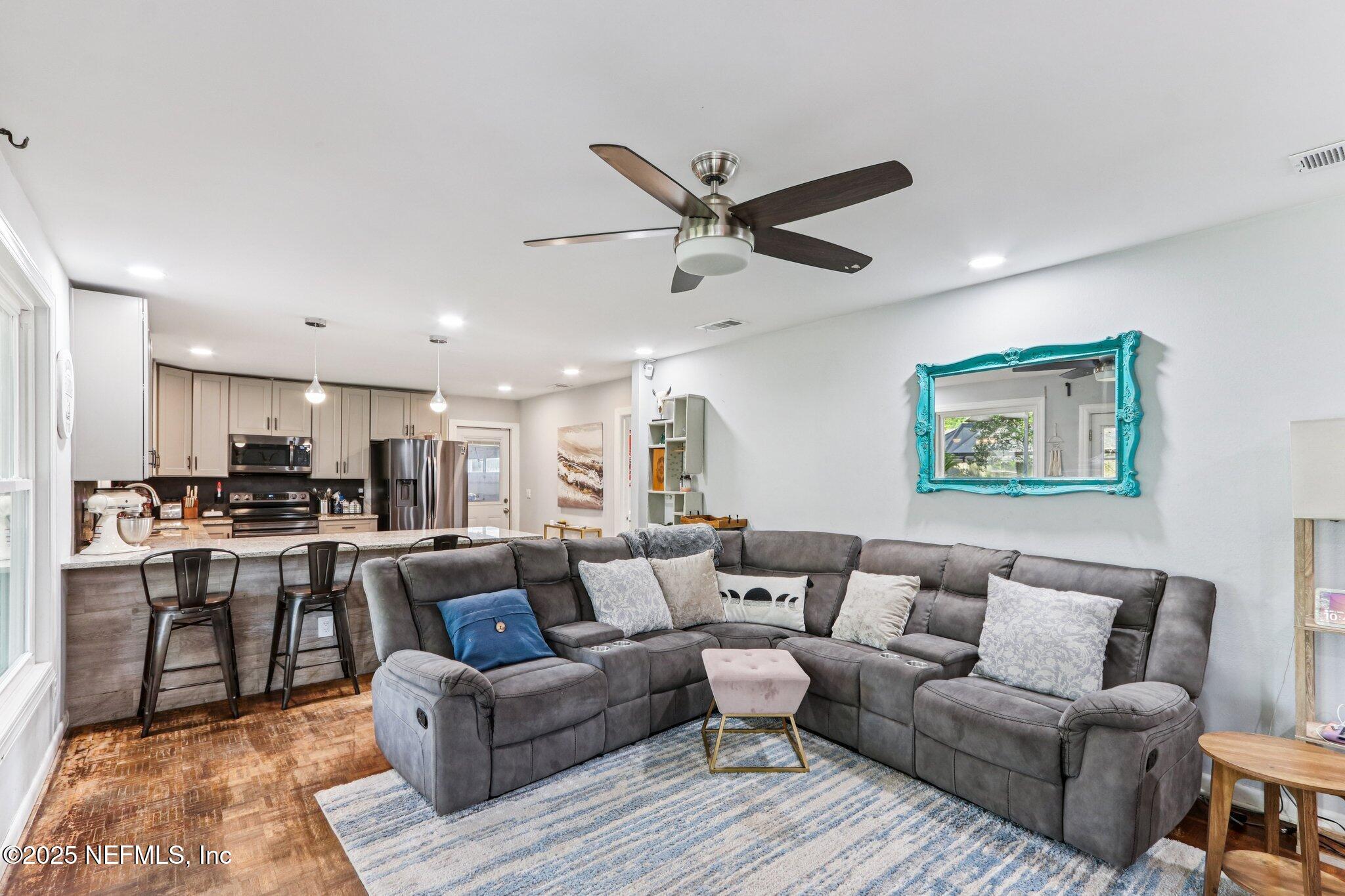 1168 Montevideo Road Jacksonville, FL 32216 - Photo 13 of 38 Family Room