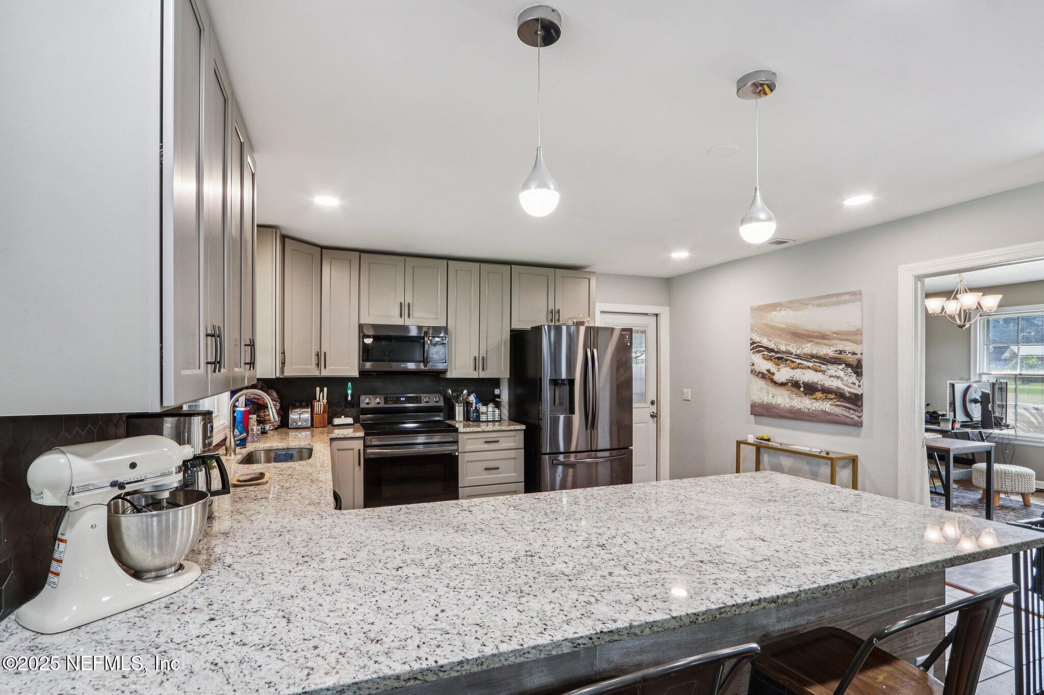 1168 Montevideo Road Jacksonville, FL 32216 - Photo 19 of 38 Breakfast Bar