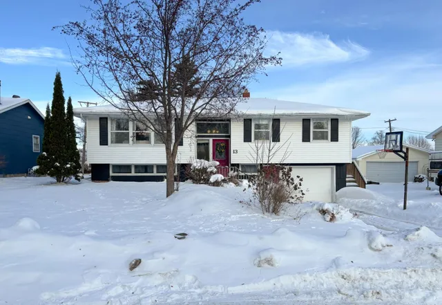 $193,900 | 13 North Court Street, Morris, MN 56267