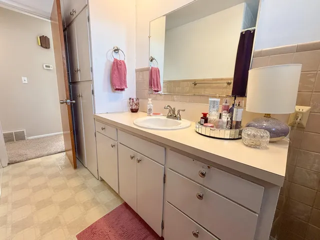 $193,900 | 13 North Court Street, Morris, MN 56267