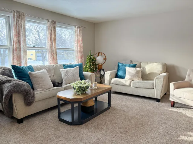 $193,900 | 13 North Court Street, Morris, MN 56267