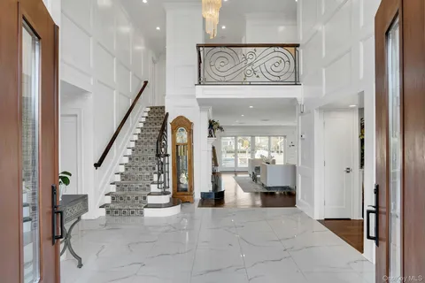 $2,799,000 | 10 Beech Road, Islip, NY 11751