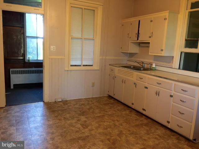 2027 Warm Spring Road Chambersburg, PA 17202 - Photo 6 of 30 Kitchen