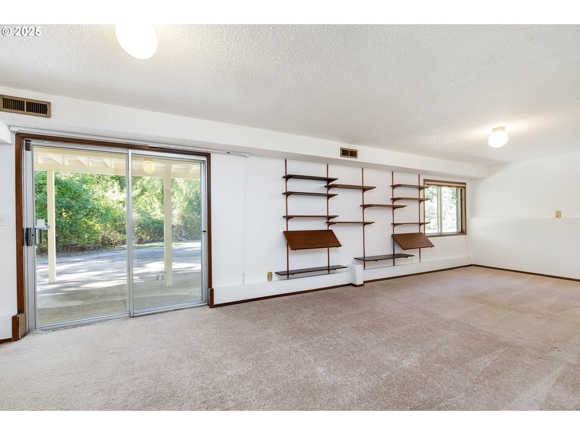 13895 Southeast Rust Way Damascus, OR 97089 - Photo 14 of 22 Family Room