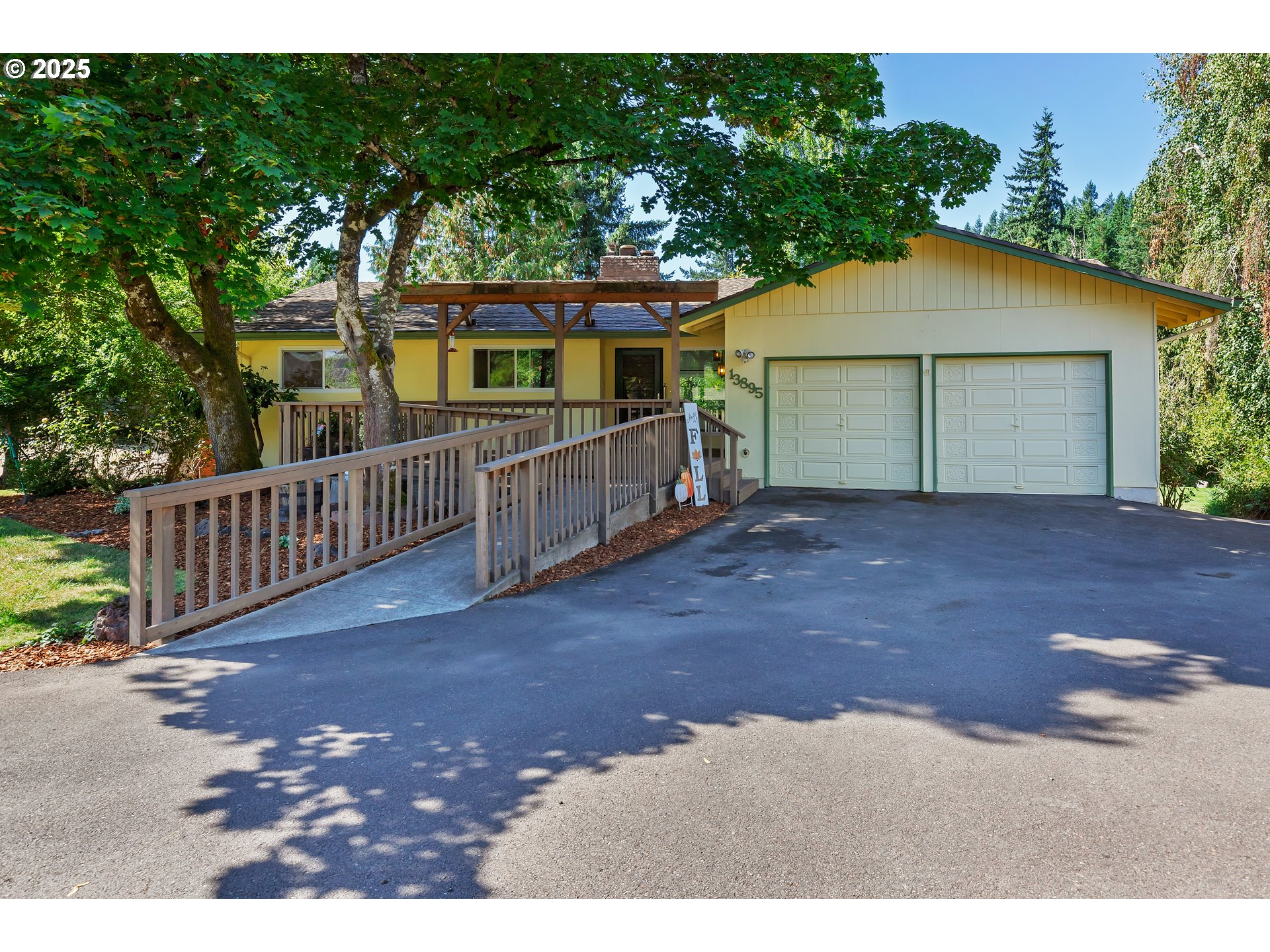 13895 Southeast Rust Way Damascus, OR 97089 - Photo 2 of 22