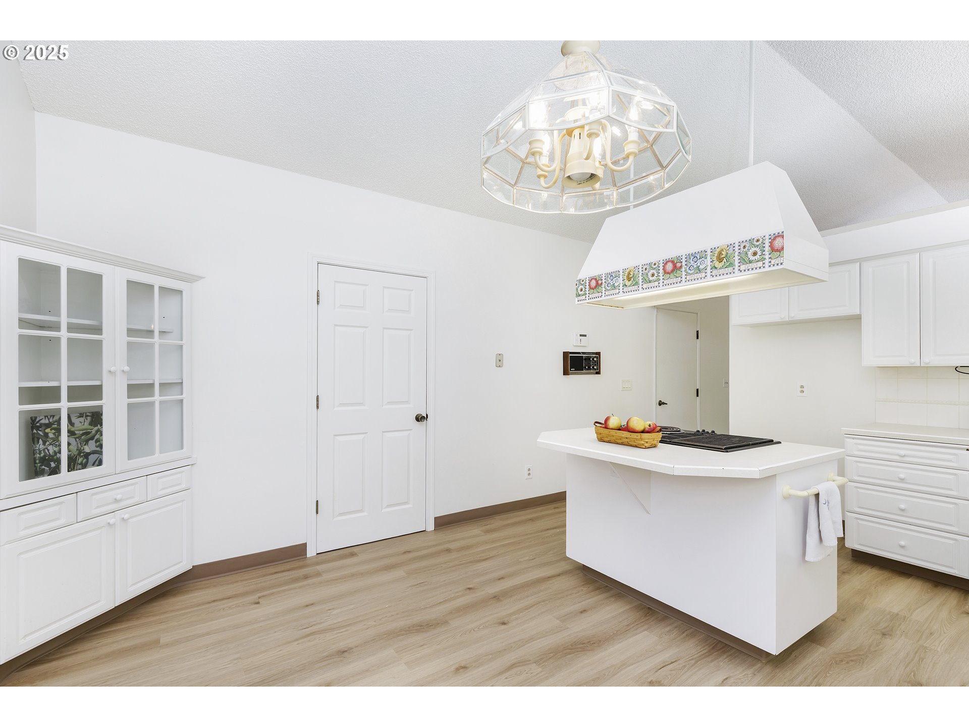 13895 Southeast Rust Way Damascus, OR 97089 - Photo 8 of 22 Kitchen/Nook