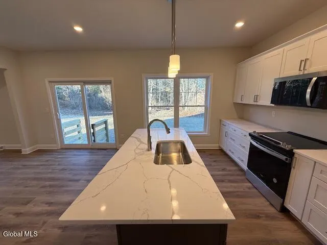 $595,000 | 3406 Gari Lane, Guilderland, NY 12303