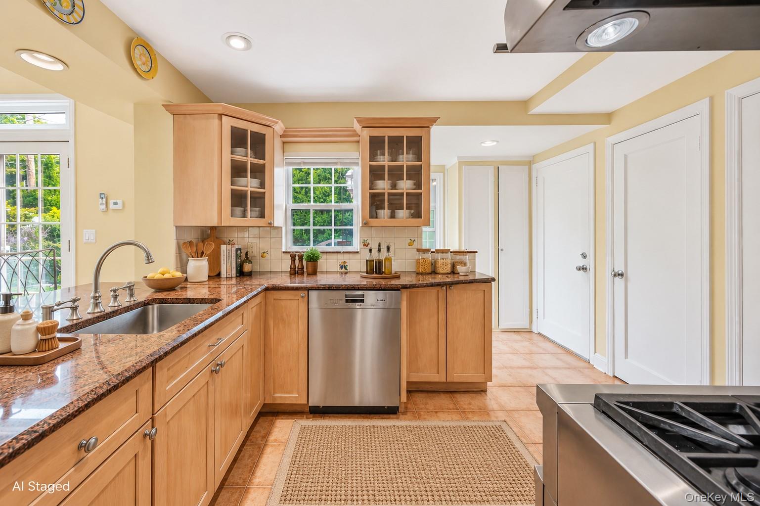 7 Highmeadow Road Manhasset, NY 11030 - Photo 10 of 41 Gallery Image 10