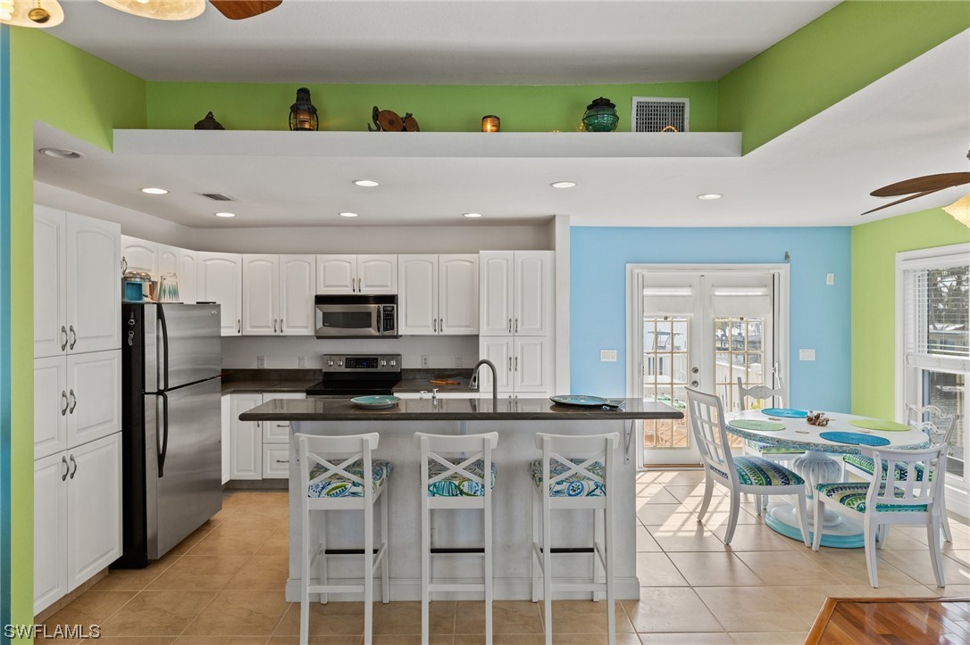 2572 Second Street Cape Coral, FL 33993 - Photo 14 of 27