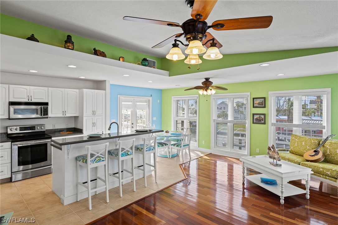 2572 Second Street Cape Coral, FL 33993 - Photo 17 of 27