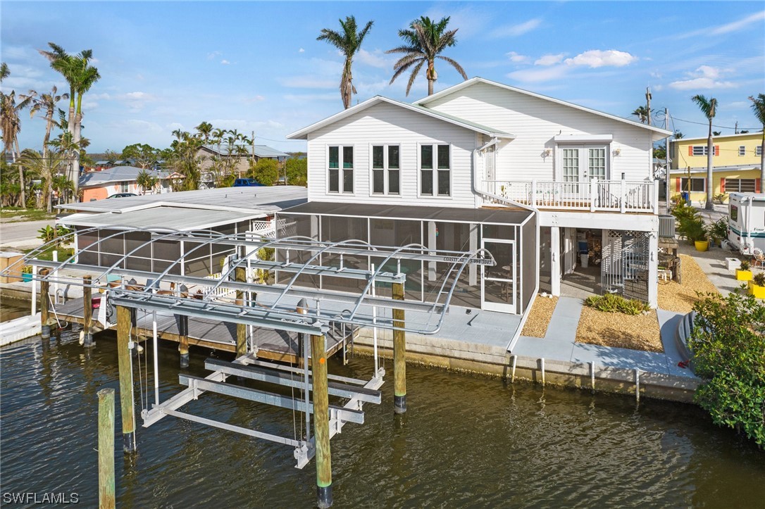 2572 Second Street Cape Coral, FL 33993 - Photo 3 of 27