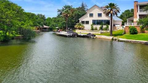 $1,950,000 | 1110 County Road 132A, Kingsland, TX 78639