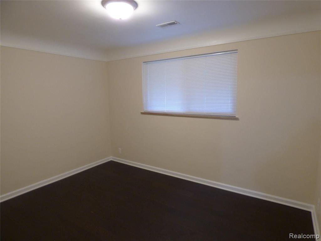 6120 Commerce Road West Bloomfield, MI 48324 - Photo 16 of 28