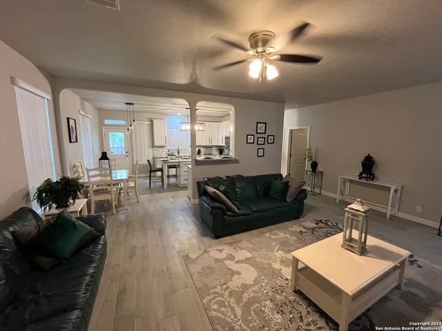 $2,595 | 5618 Arcadia Park, San Antonio, TX 78247