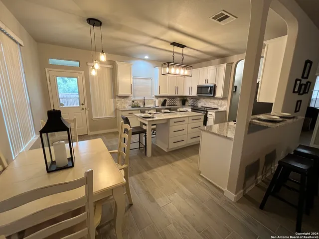 $2,595 | 5618 Arcadia Park, San Antonio, TX 78247