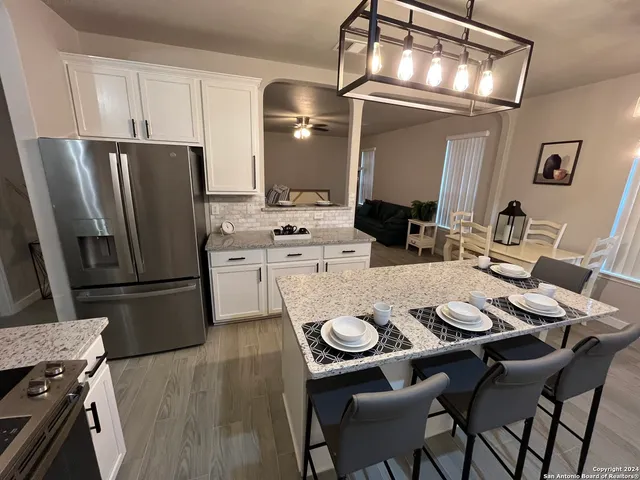 $2,595 | 5618 Arcadia Park, San Antonio, TX 78247