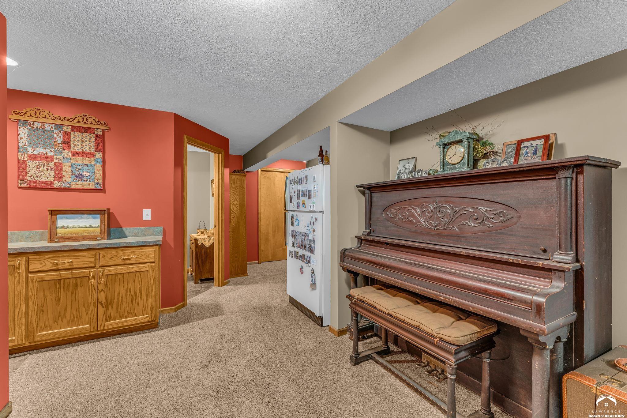 995 East 1549th Road Lawrence, KS 66046 - Photo 48 of 79 Gallery Image 48