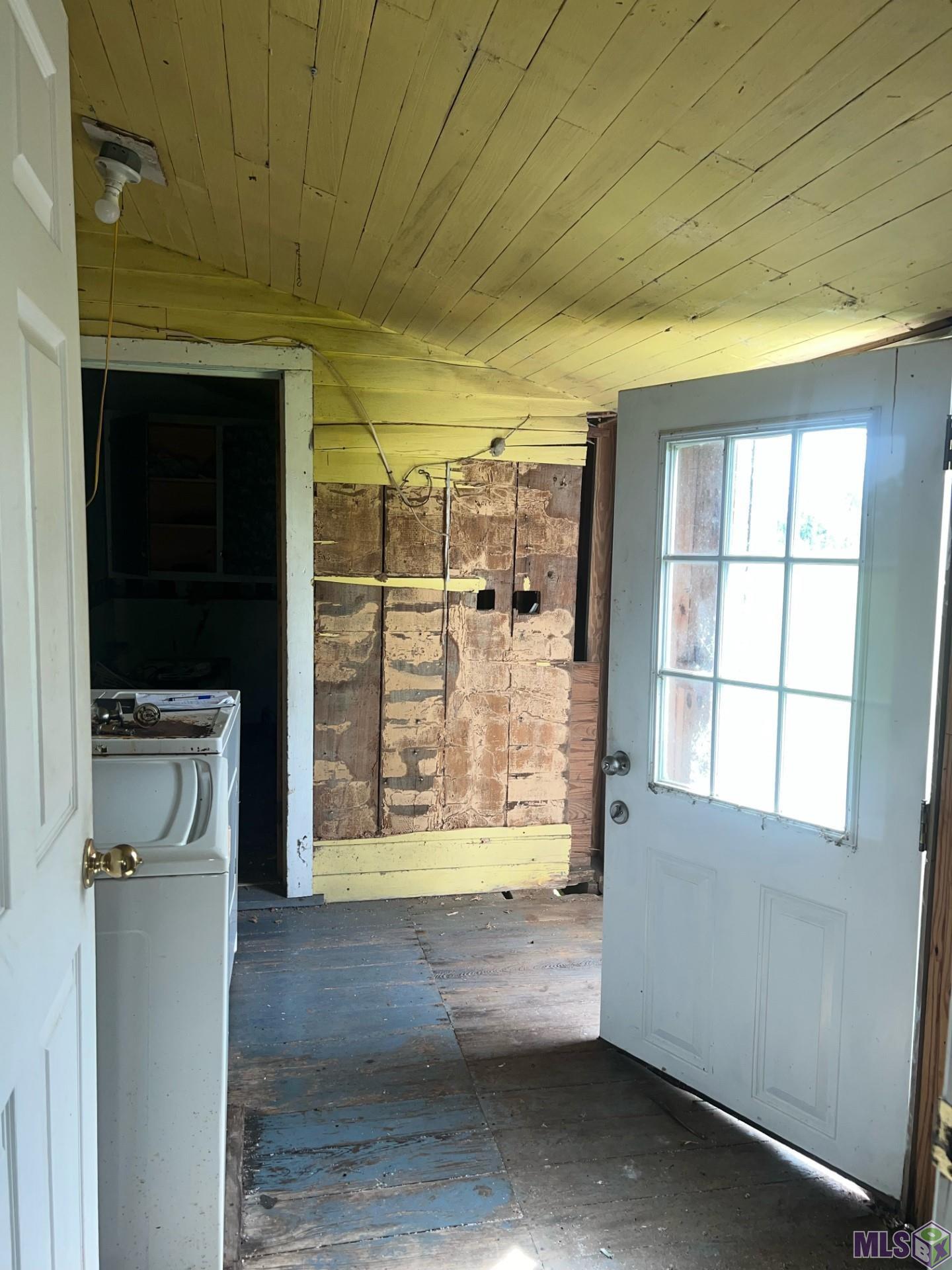 2015 Bayou Blue Road Houma, LA 70364 - Photo 12 of 14 Utility Room