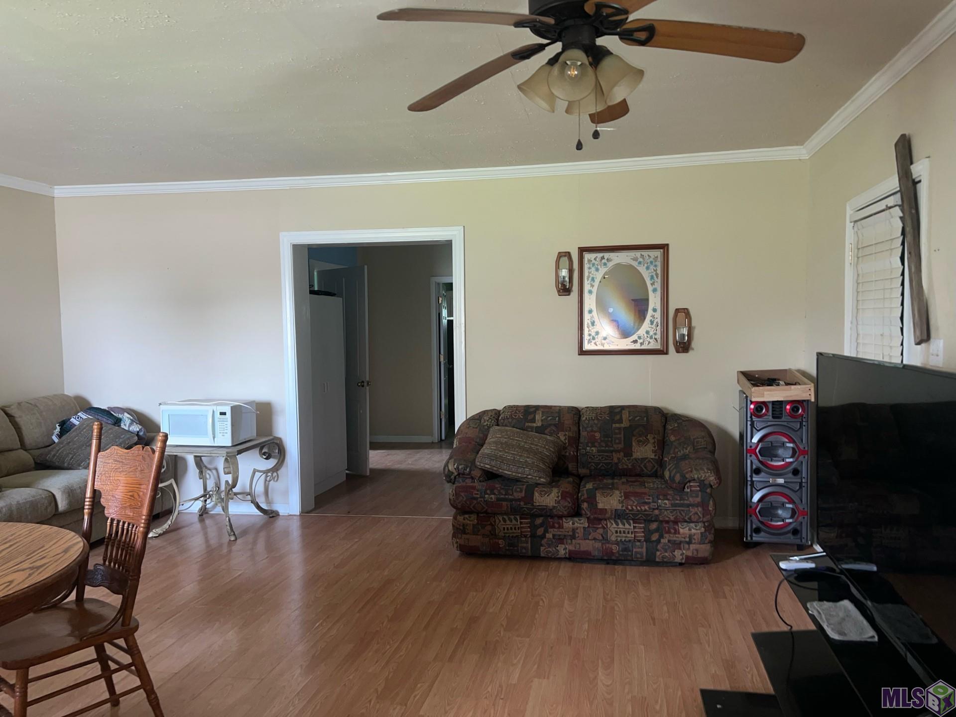 2015 Bayou Blue Road Houma, LA 70364 - Photo 4 of 14 Family Room/Kitchen