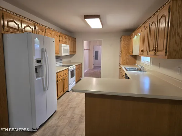 $1,950 | 39 Calloway Drive, Crossville, TN 38555